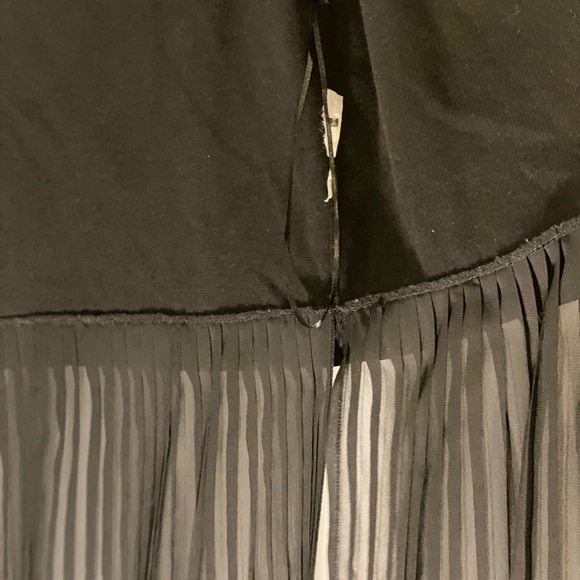 NWOT 2 EXTREMZ black Vest Unique Fringe Sz M Cut from the sides - Picture 6 of 9